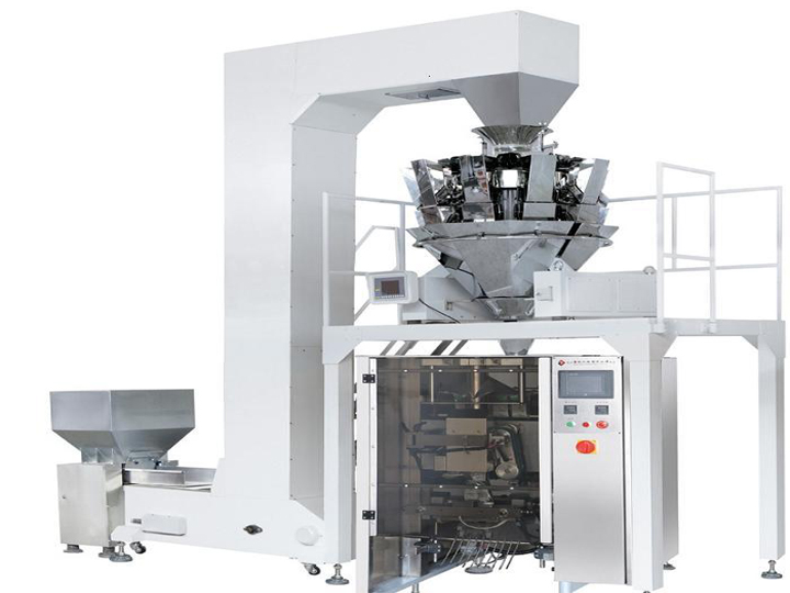 Large combination weigher packaging machine